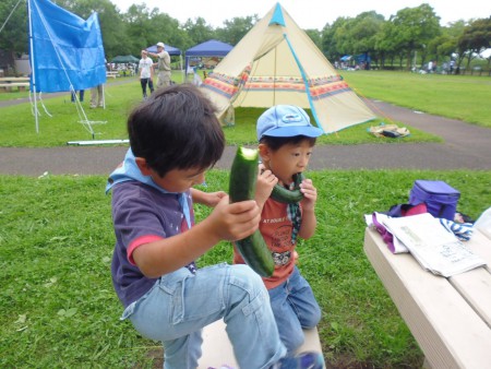 獲れたてを丸かじり！君たちすごいね～